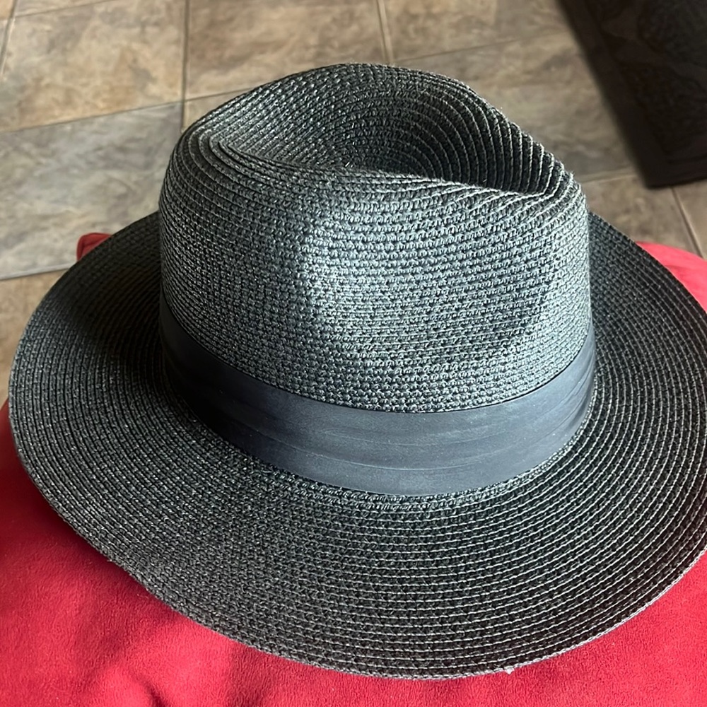 Black Panama hat